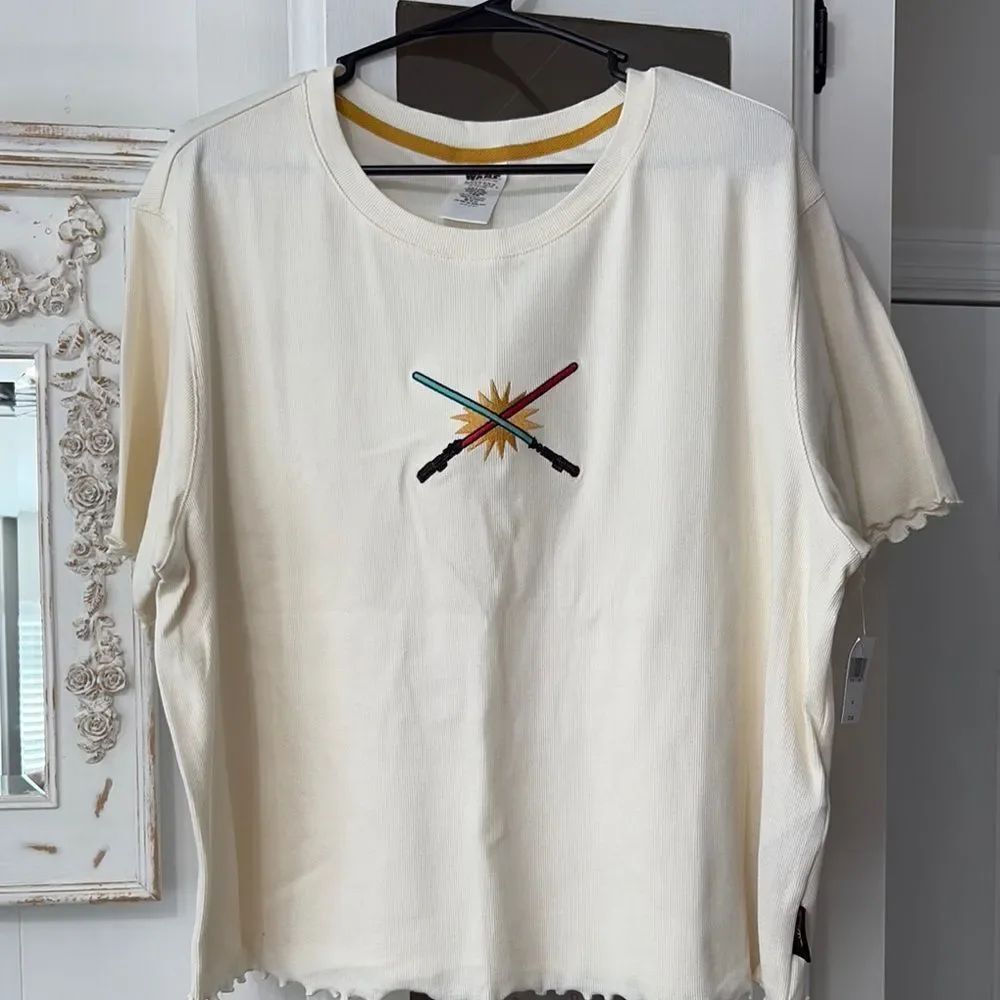 NWT Disney Star Wars Ribbed Cream Lightsaber Cropped Tee